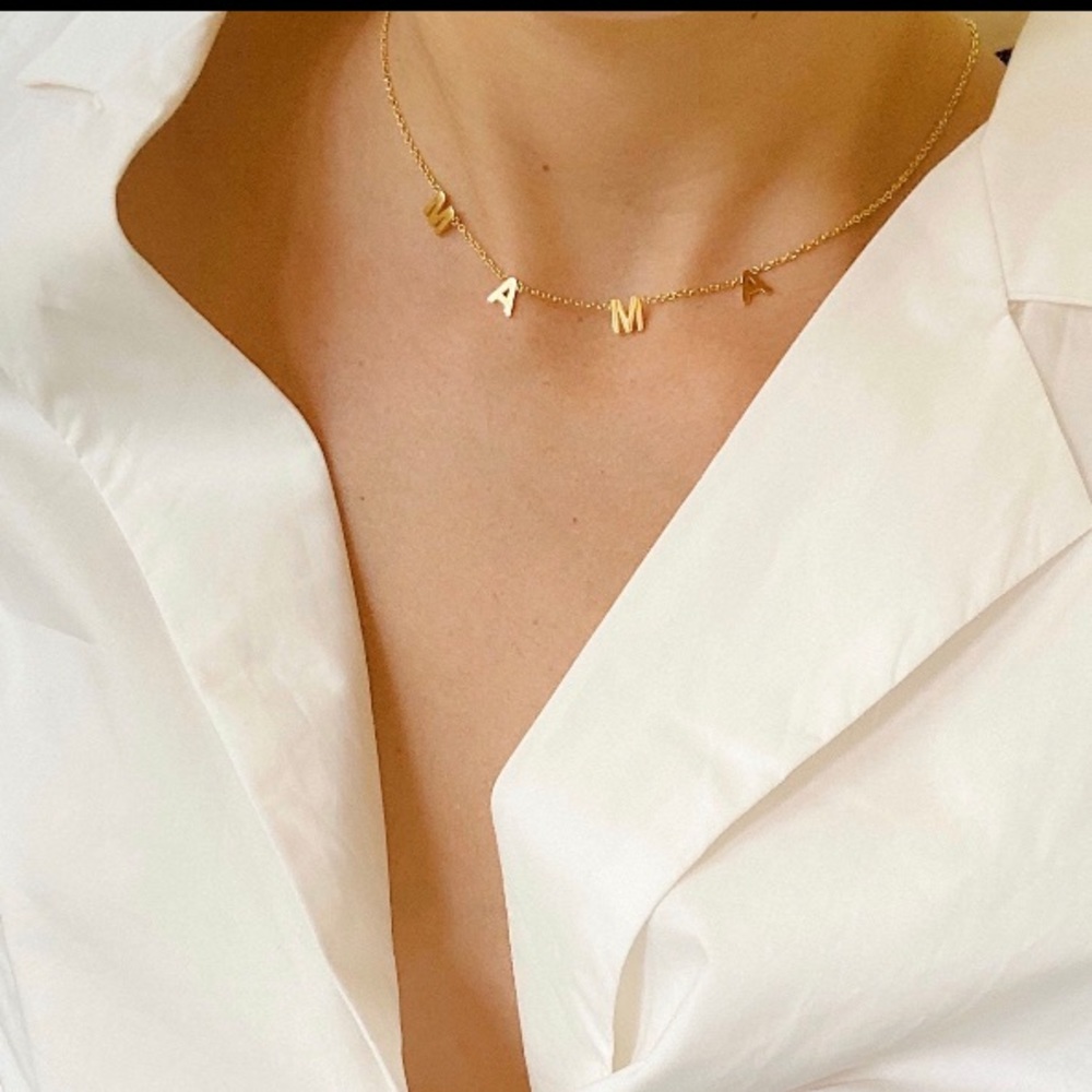 “Mama” necklace